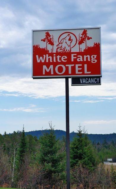 White Fang Motel Вава Экстерьер фото